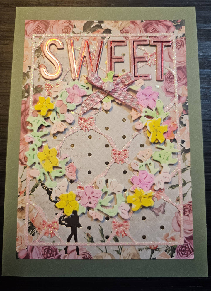 Kokorosa Metal Cutting Dies with Petals Wreath Frame Board