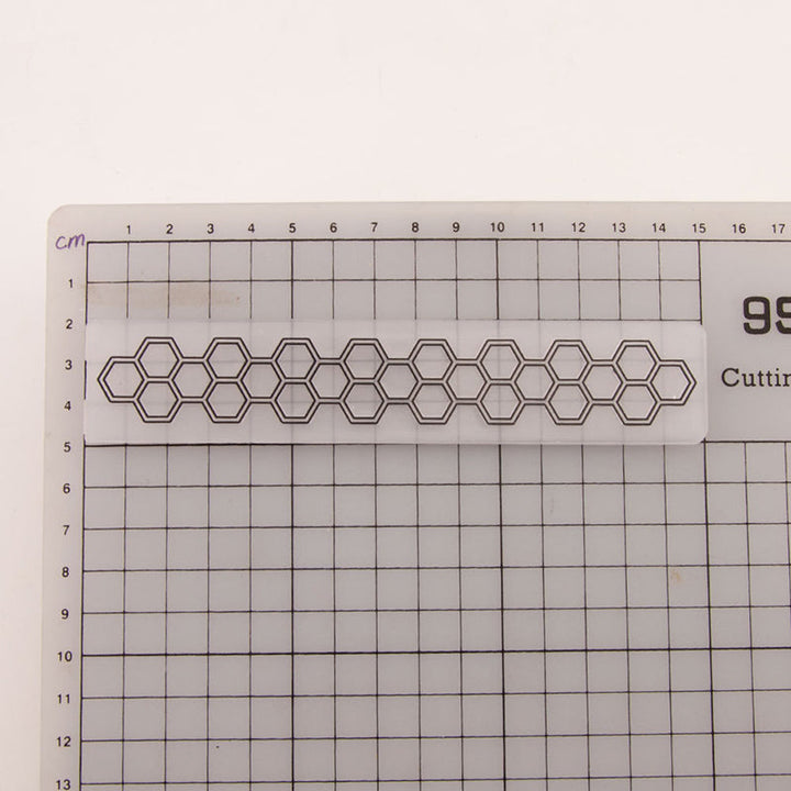 Kokorosa Honeycomb Plastic Embossing Folder